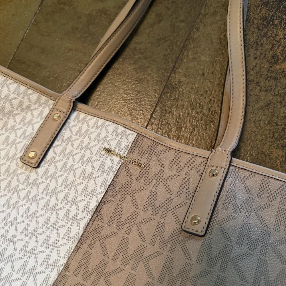MICHAEL KORS Carter Signature Logo Beige White Cream Open Large Tote Bag $258 - Picture 3 of 10
